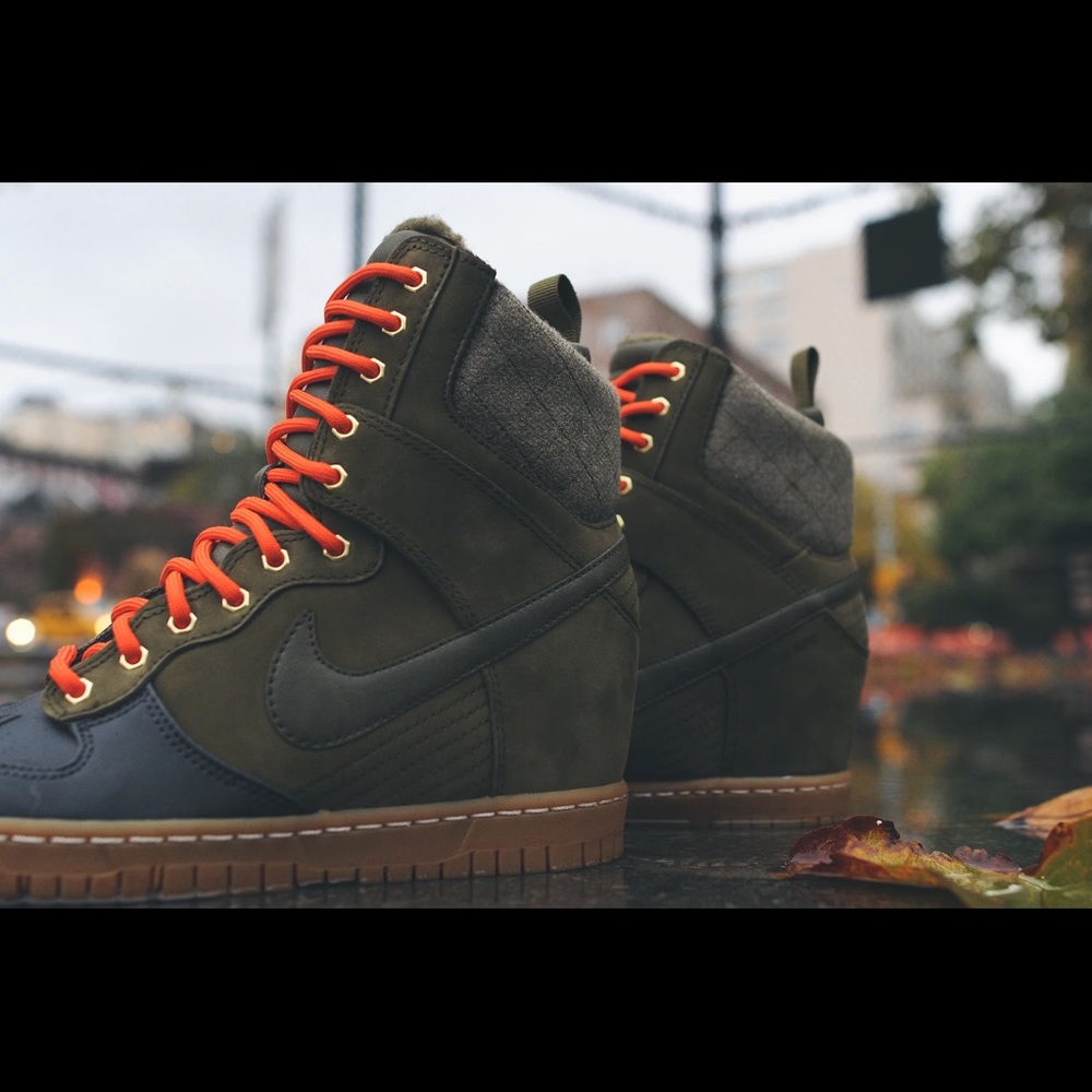 Nike Dunk Sky Hi Womens SneakerBoot 2.0 Dark Loden Duck 684954-300.
